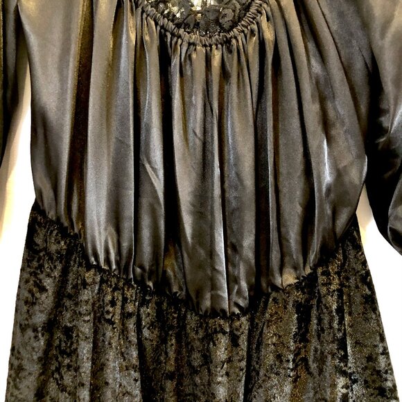 In Character Pirate Lady Costume Plus Size Halloween - Picture 6 of 15